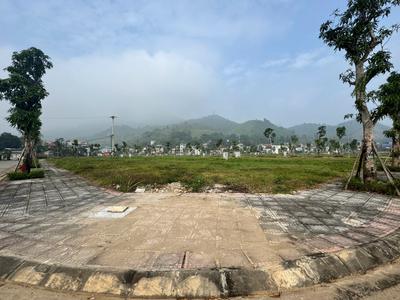 Bán lô đất trung tâm thành phố Hòa Bình, 18tr/m 3