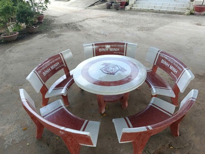 Bàn ghế đá sân vườn bình dương 1