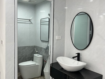 Cho thuê nhà 2 tầng mặt phố Tôn Đức Thắng,hợp làm văn phòng, ngân hàng, Spa,TT vàng bạc... 5
