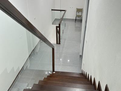 Cho thuê nhà 2 tầng mặt phố Tôn Đức Thắng,hợp làm văn phòng, ngân hàng, Spa,TT vàng bạc... 2