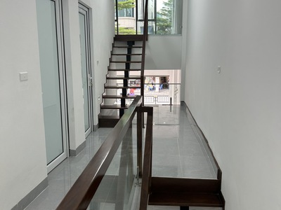 Cho thuê nhà 2 tầng mặt phố Tôn Đức Thắng,hợp làm văn phòng, ngân hàng, Spa,TT vàng bạc... 3