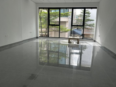 Cho thuê nhà 2 tầng mặt phố Tôn Đức Thắng,hợp làm văn phòng, ngân hàng, Spa,TT vàng bạc... 1