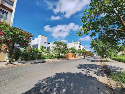 Nền đất đường 16m, cạnh lê văn lương, 5x19m, 7.2 tỷ, sổ riêng, xây tự do 1