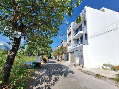 Nền đất đường 16m, cạnh lê văn lương, 5x19m, 7.2 tỷ, sổ riêng, xây tự do 2