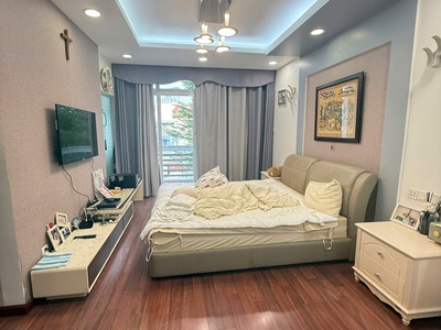 NHà 5x20m Hầm 4 Tầng Đường 2 Khu kim sơn Phường Tân Phong Q7. có Thang máy 2