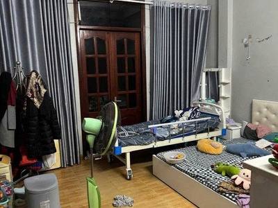 Bán nhà 4 tầng mặt phố lớn Quang Trung, 100m2, mặt tiền rộng 4m, vị trí đẹp, kinh doanh sầm uất, 3