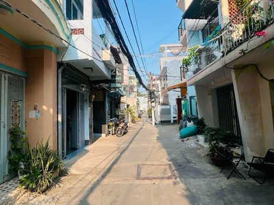 Cho thuê nhà phan đăng lưu, 3x18m, 1 trệt, 1 lửng, 1 lầu, 2pn, 2wc, 15tr, tl 0
