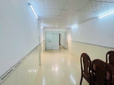 Cho thuê nhà phan đăng lưu, 3x18m, 1 trệt, 1 lửng, 1 lầu, 2pn, 2wc, 15tr, tl 1