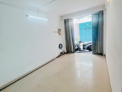 Cho thuê nhà phan đăng lưu, 3x18m, 1 trệt, 1 lửng, 1 lầu, 2pn, 2wc, 15tr, tl 2