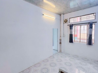 Cho thuê nhà phan đăng lưu, 3x18m, 1 trệt, 1 lửng, 1 lầu, 2pn, 2wc, 15tr, tl 3