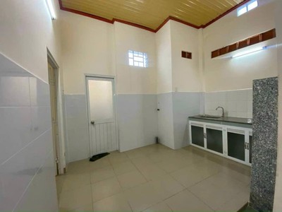 10tr Cho thuê nhà Đường số 4 Linh Tây, DT 105m 4PN2WC sân rộng gần chợ giá 10tr/tháng. 2