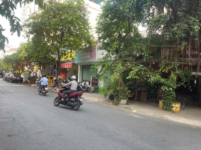 Góc 2MT đường 42  79 Phường Tân Quy Q7. DT  7x19m   11x19m  18x19m 0