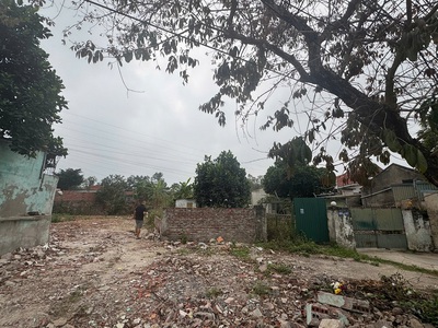 Bán đất vị trí đẹp   gần đường 10 làn quảng yên 3