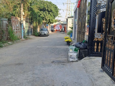 8tr  Nhà hẻm 6m đường 22 Linh Đông   70m    cấp 4   1PN 1WC   sân đậu ô tô 2