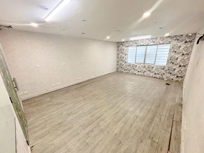 Cần cho thuê phòng mặt tiền trần hưng đạo - phường 1 - quận 5 - tp.hồ chí minh. 0