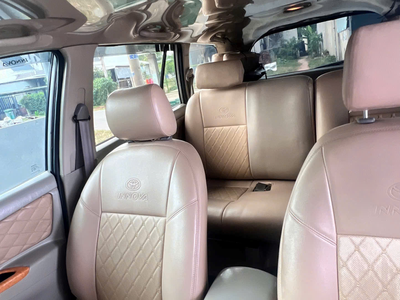Do nhu cầu đổi xe, em cần bán xe innova J lên full G. 6