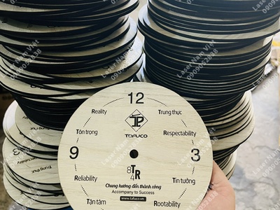 Cung Cấp Đồng Hồ Để Bàn Bằng Gỗ Theo Yêu Cầu 1