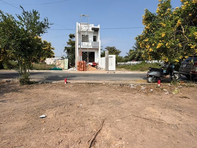 Bán Gấp Lô Đất 130m2 - Giá Chỉ 900 Triệu Bao ThỊ Trường - Cách Biển 2km, Dân Cư Nhộn Nhịp  1