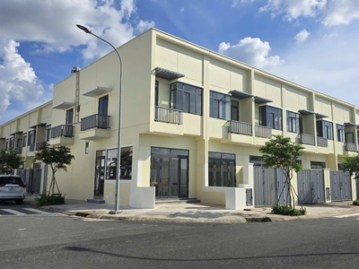 Bán nhà ngay kcn phước đông - tây ninh giá chỉ 2,1 tỷ/căn 3