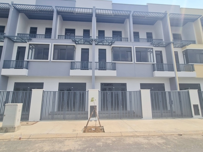 Bán nhà ngay kcn phước đông - tây ninh giá chỉ 2,1 tỷ/căn 0