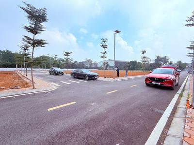 Đất phú cát view hồ   100m  full thổ cư   giá tốt 0