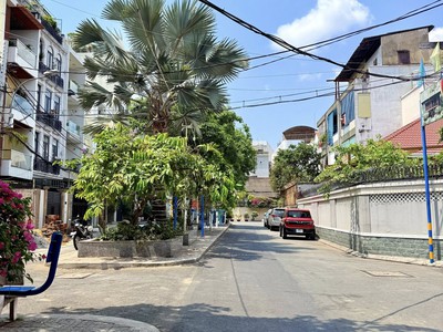 Trời SG nắng 37 độ - Còn em Đạt nóng lòng lên căn siêu phẩm cho AC đây. 0