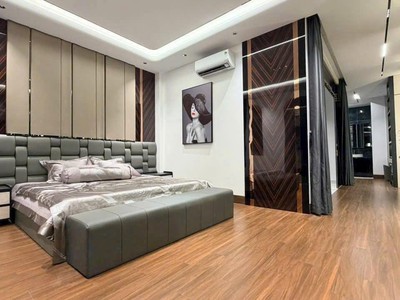 Nhà đẹp long lanh có thang máy, nội thất cao cấp, cạnh phú mỹ hưng 1