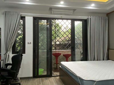 Cho thuê căn hộ Phố Trích Sài, Tây Hồ, tầng cao view thoáng 1 phút đi bộ tới hồ, gần phố đi bộ. Chỉ 0