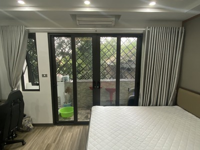 Cho thuê căn hộ Phố Trích Sài, Tây Hồ, tầng cao view thoáng 1 phút đi bộ tới hồ, gần phố đi bộ. Chỉ 1