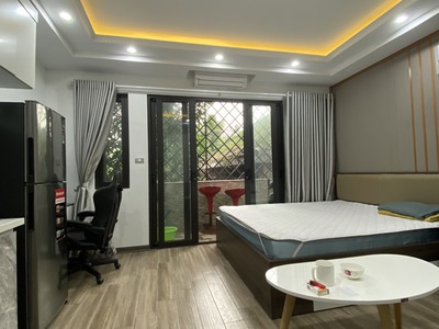 Cho thuê căn hộ Phố Trích Sài, Tây Hồ, tầng cao view thoáng 1 phút đi bộ tới hồ, gần phố đi bộ. Chỉ 8