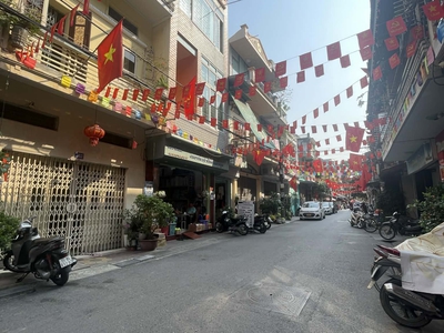 Bán nhà 3 tầng mặt đường Lý Thường Kiệt, DT 54m2, giá bán chỉ 9 tỷ 0