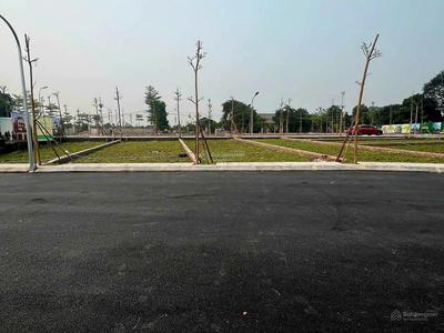 Cất lỗ đất vàng hòa lạc - view hồ cực hiếm - chậm là mất 1