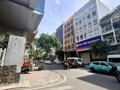 LẠI 1 SIÊU PHẨM CẬP BẾN - 3 bước ra đường Trường Sơn  sân bay TSN  62m2  4x16  2 tầng 3pn. 1