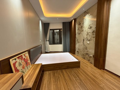 Nhà 6 tầng thang máy xây mới gần Hồ Ba Mẫu Ô Đồng Lầm 36m2 ngõ thông full nội thất xịn, hơn 9 tỷ 2