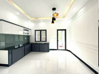 Nhà mặt phố to tổ bố 2
