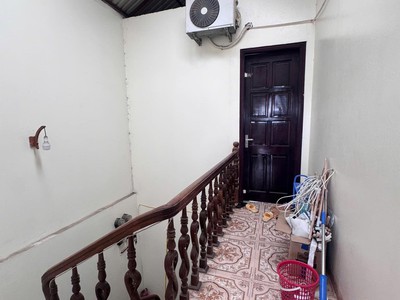 Nhà dân xây 41m2, 4T, ô tô đỗ cửa, cách phố 20m, sau Qh ra mặt phố MẶT NGÕ Ô TÔ ĐỖ CỬA - NGÕ THẲNG T 5