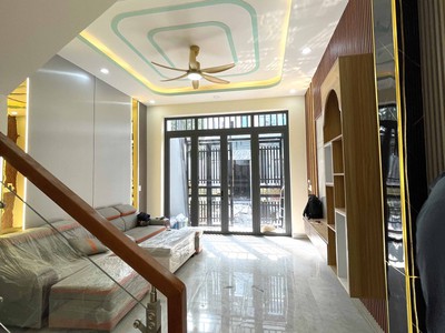 4 tỷ có nhà đẹp thủ đức    50m  2 tầng full nội thất   sát tỉnh lộ 43   xe hơi tới cửa 3