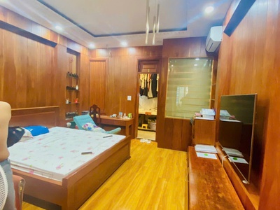 Nhà đẹp thiết kế tỉ mỉ - khung gỗ đỏ - 5 tầng - oto đỗ cửa - nội thất giá trị cao - nhĩnh 8 tỷ  tl 4