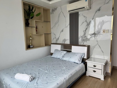 Cho thuê căn hộ Penhouse Phúc Thịnh 341 Cao Đạt Q.5 - 300m2 4pn 4wc 8