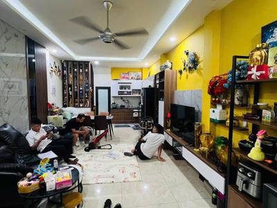 Bán 50m - 5 Tầng - 4.5m.Mặt Tiền. Đường Cầu Giấy 0