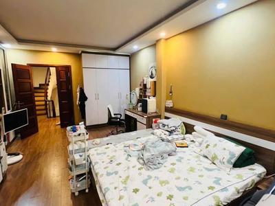 Bán 50m - 5 Tầng - 4.5m.Mặt Tiền. Đường Cầu Giấy 1