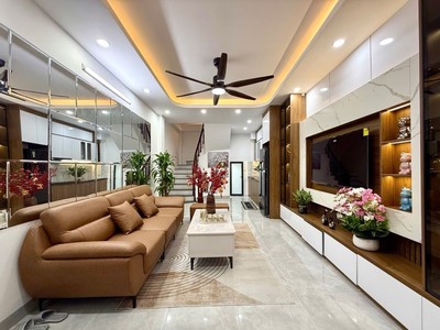 Bán nhà phố đê la thành, đống đa, nhà xây mới, gần phố, 42m, 5 tầng, 10.3 tỷ 0