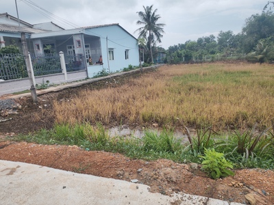 Bán lô đất lúa 4 mặt tiền chuyển thổ phân lô giá chốt 4 tỷ 3