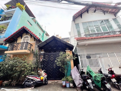 Bán nhà kiểu biệt thự mái ngói đ.nguyễn cảnh chân, quận 1 - ngang vuông đẹp 6,3m  14m - khu vip 1