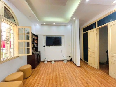 Mặt phố Lý Nam Đế Mặt Tiền 10M Lô Góc 3 Thoáng 4 Tầng 65 Tỷ SDCC Vị trí rất đẹp 1