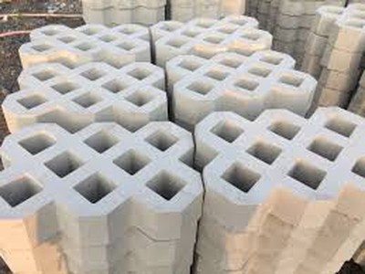 Làm Sân Vườn Đẹp Chuẩn Resort Với Gạch 8 Lỗ Trồng Cỏ 0