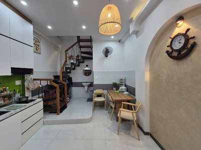 3 tầng - an ninh - hẻm 4m - chỉ hơn 4 tỷ- p. vườn lài 0