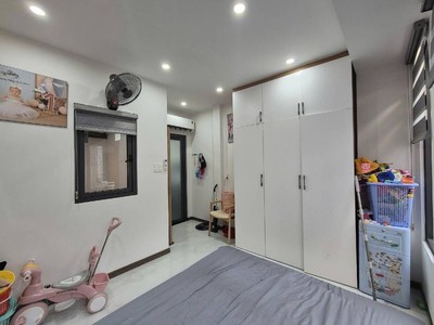 3 tầng - an ninh - hẻm 4m - chỉ hơn 4 tỷ- p. vườn lài 2