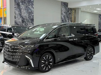 Giao ngay Toyota Alphard HEV sản xuất 2026 1