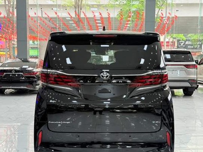 Giao ngay Toyota Alphard HEV sản xuất 2026 2